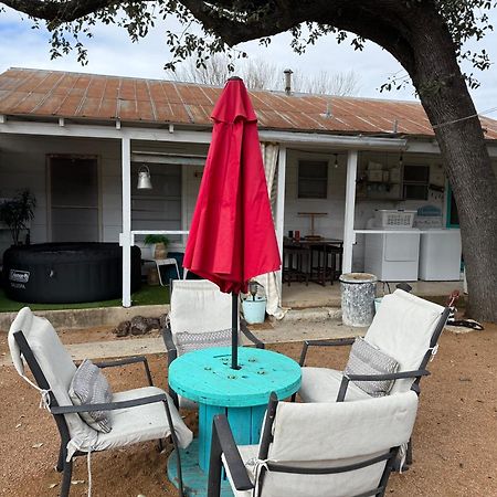 Pecan St. Parlor Haus Downtown Bandera, Tx ภายนอก รูปภาพ